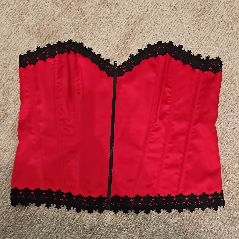 Torrid Satin Red and Black Lace Corset Zip Top Size 44 Adjustable